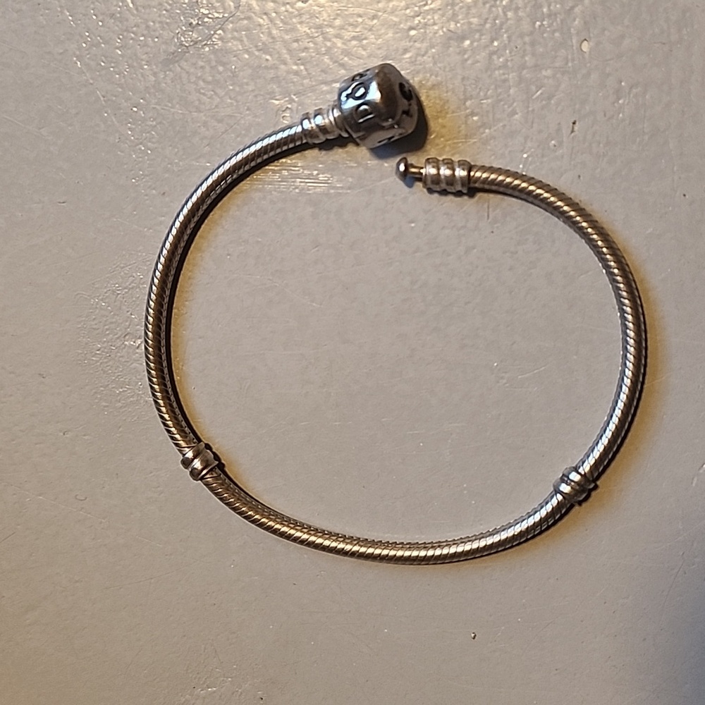 Pandora braclet